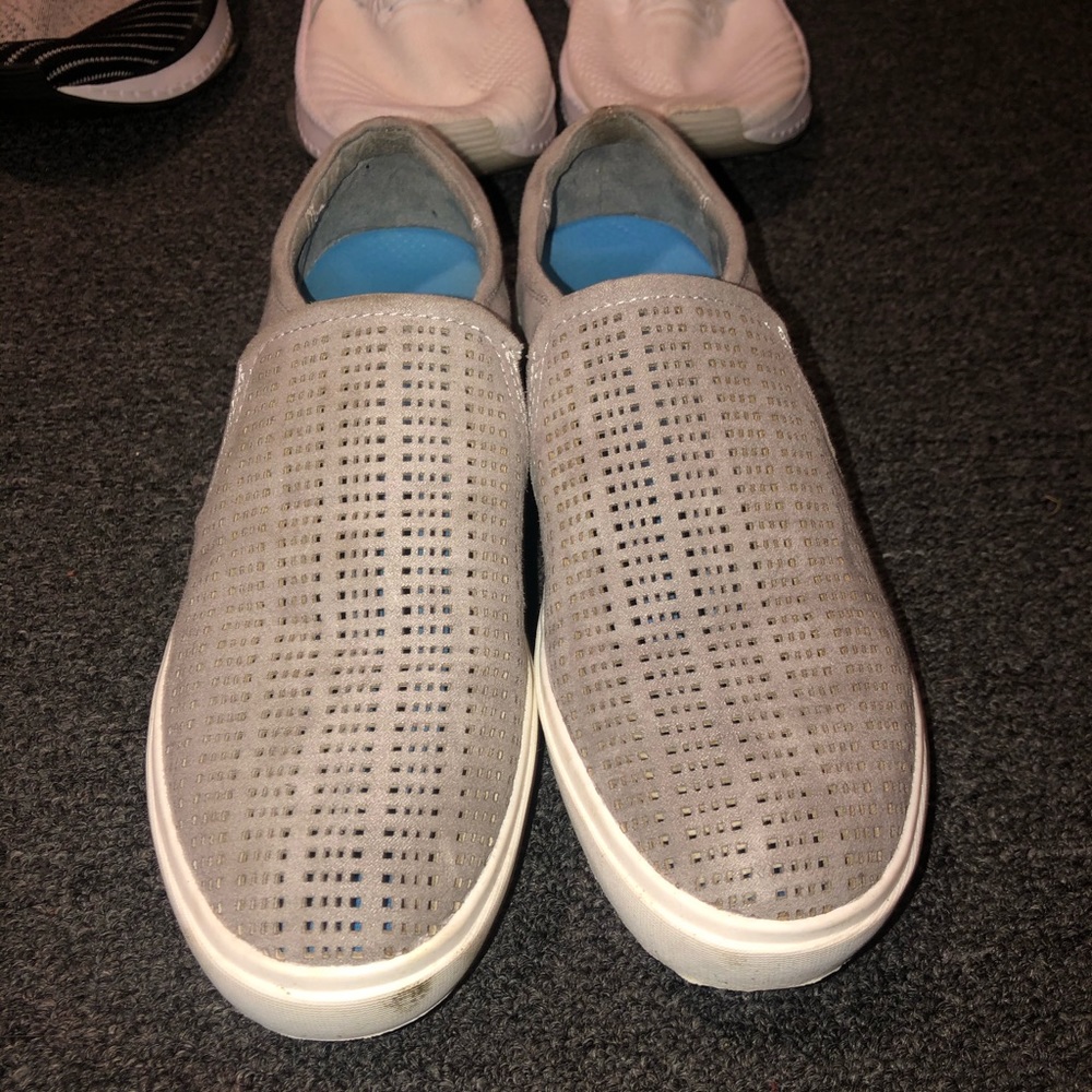 Shoes - Picture 4 of 7